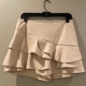 DO + BE cream faux leathere Mini Ruffle skort skirt